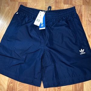 Adidas Originals Men  Essential Trace Shorts